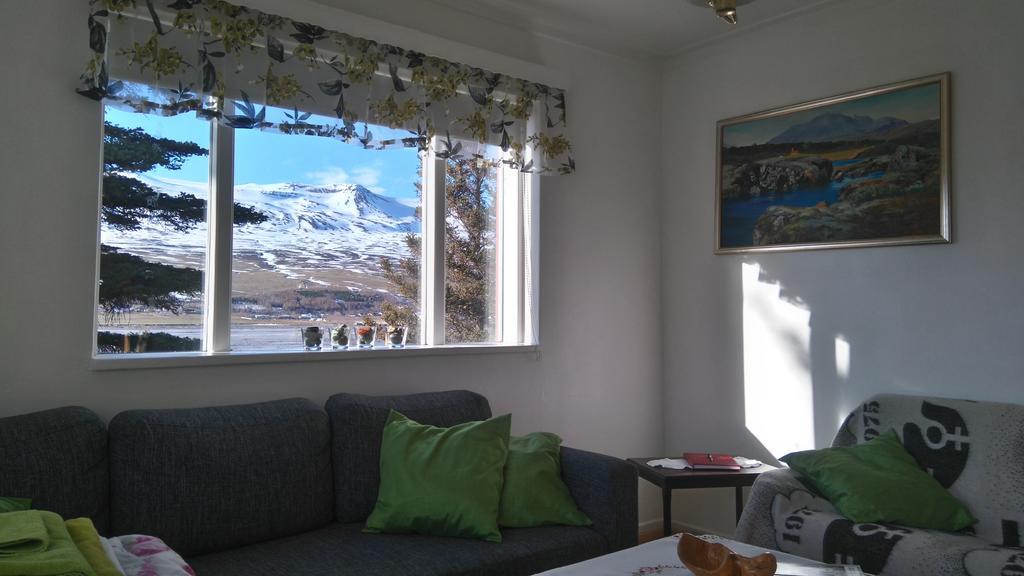 Brunalaug Guesthouse - Holiday Home Eyjafjaroarsveit エクステリア 写真