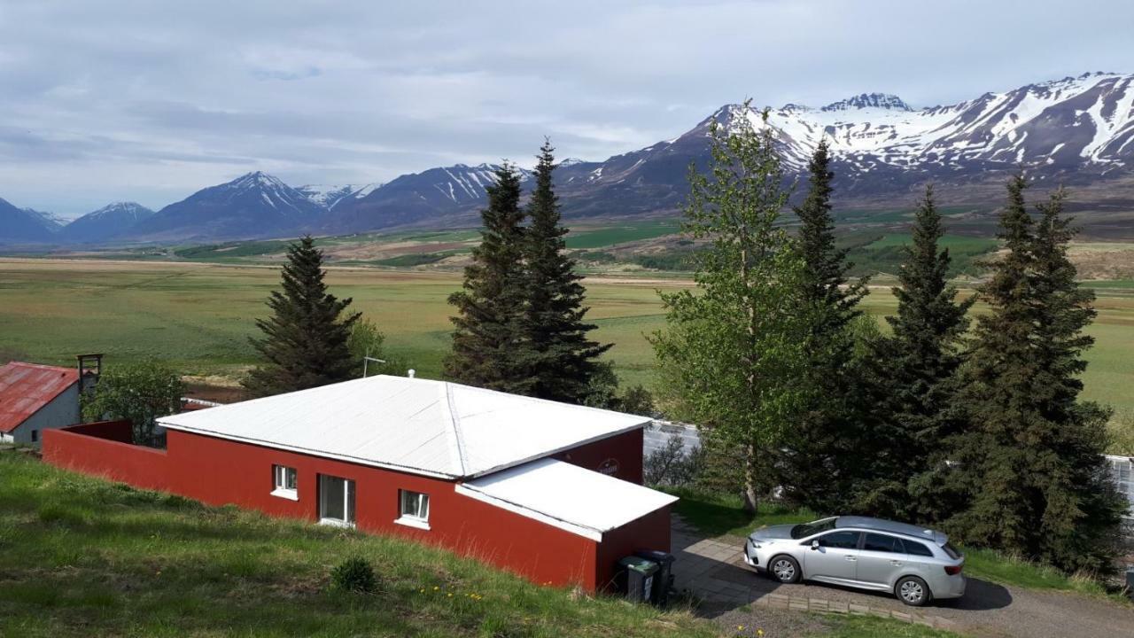 Brunalaug Guesthouse - Holiday Home Eyjafjaroarsveit エクステリア 写真